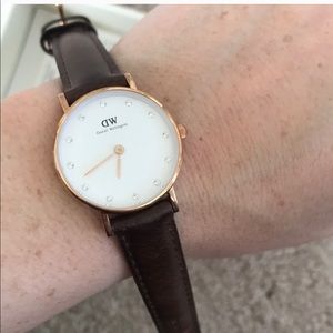 Barely worn Daniel Wellington watch! Works